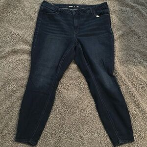 Woman’s Old Navy High-Rise Wow Super Skinny size 20 dark blue jeans
